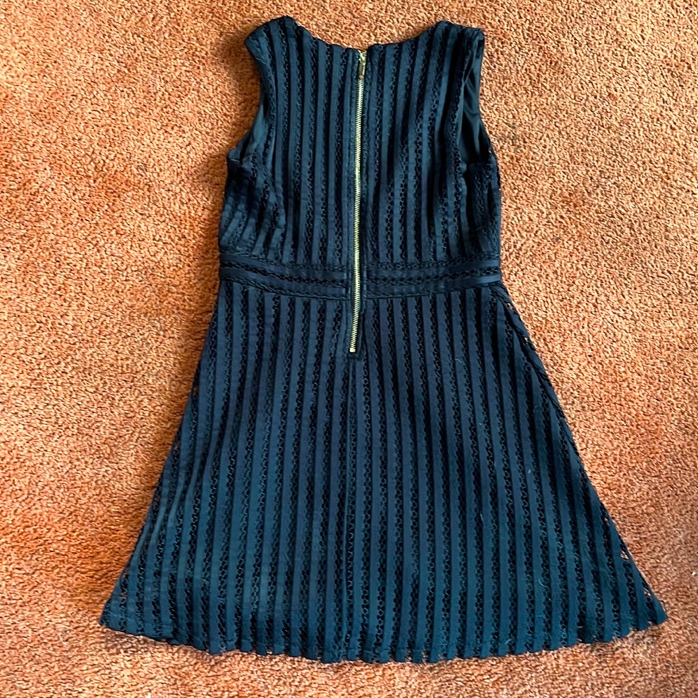 Girls Size 9/10 Forever 21 lace dress